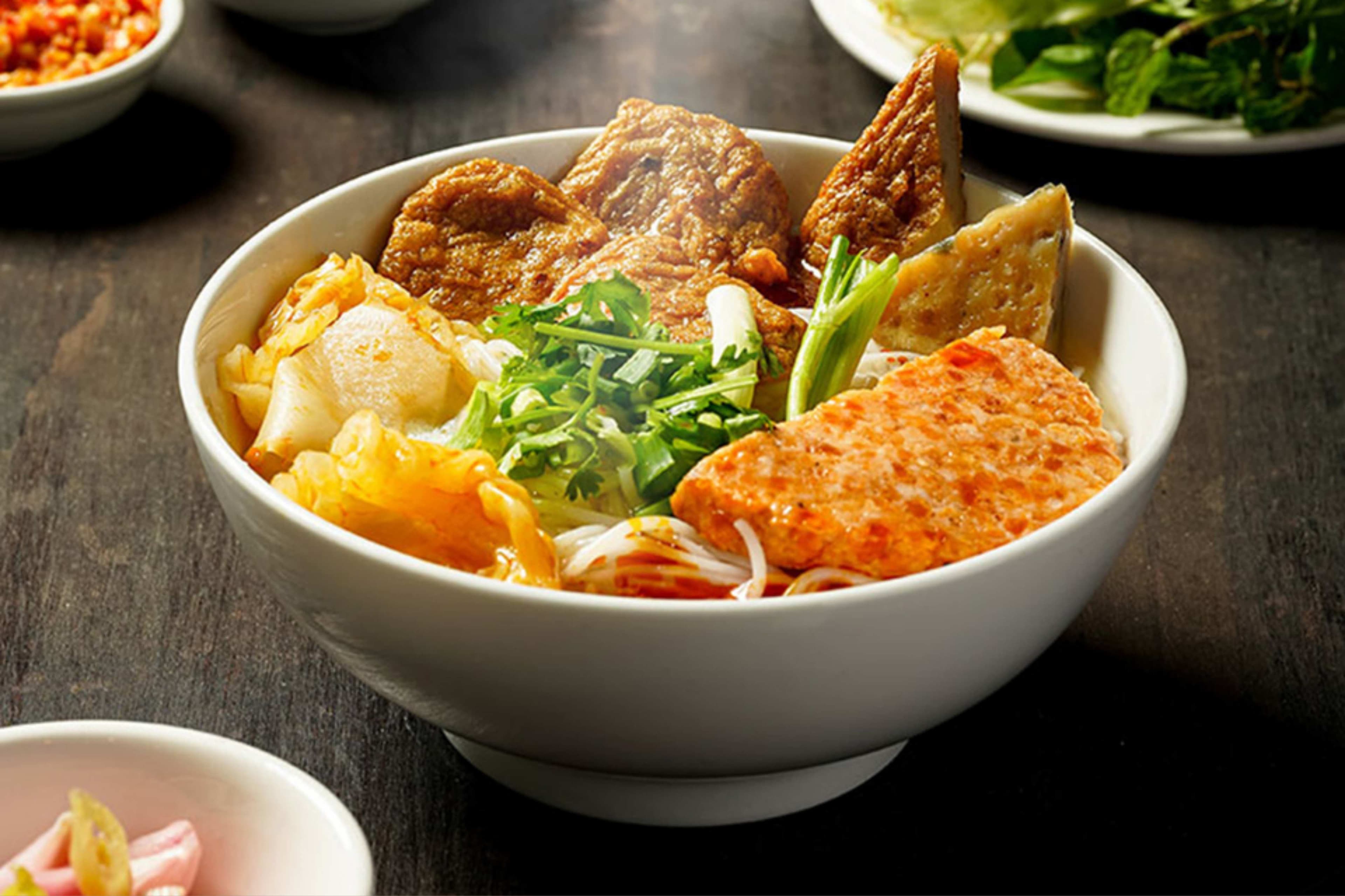 Fishcake rice noodle soup